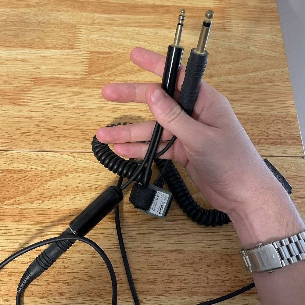 David Clark Noise Attenuating Aviation Headset/microphone. Model H10-20